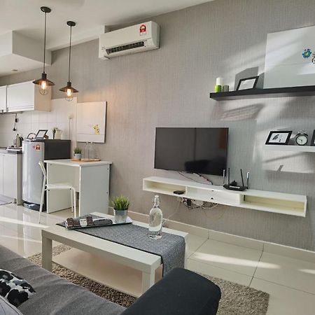 2 bedroom apartment - MyCrib Neocyber Cyberjaya Exteriör bild