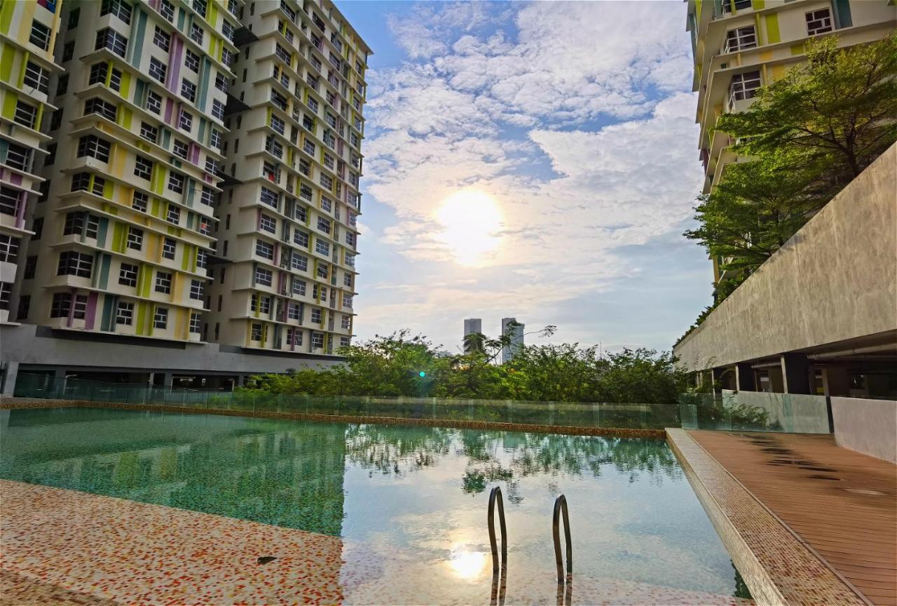 2 bedroom apartment - MyCrib Neocyber Cyberjaya Exteriör bild